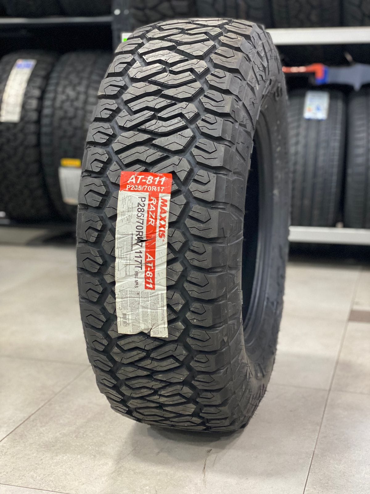 MAXXIS 285/70 R17 RAZR AT811